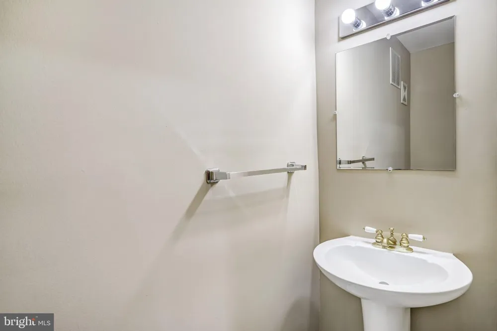 21365 HANSBERRY TERRACE Ashburn, VA 20147