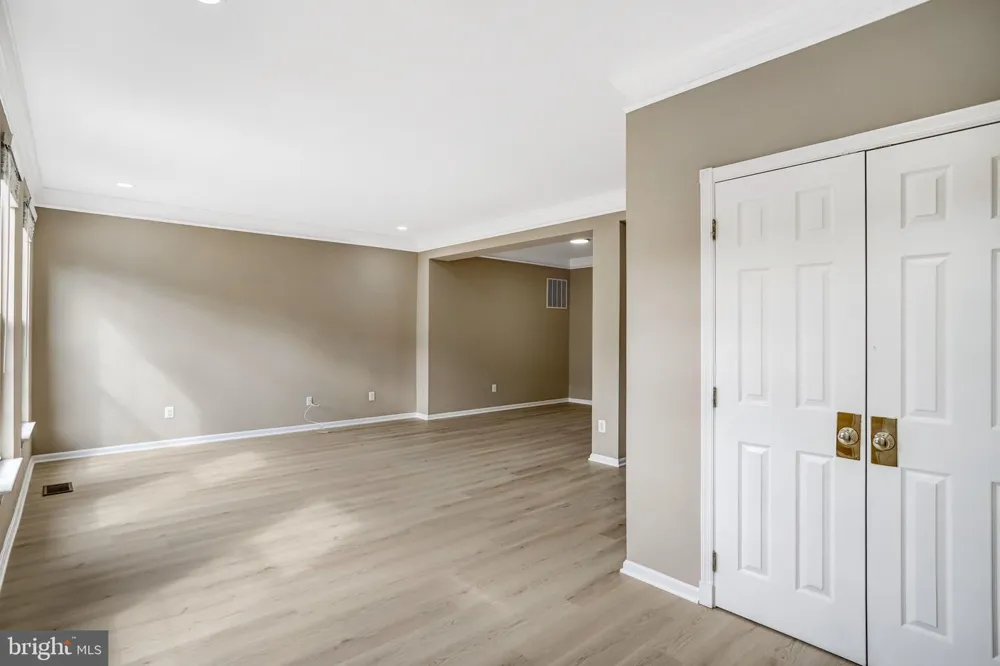 21365 HANSBERRY TERRACE Ashburn, VA 20147