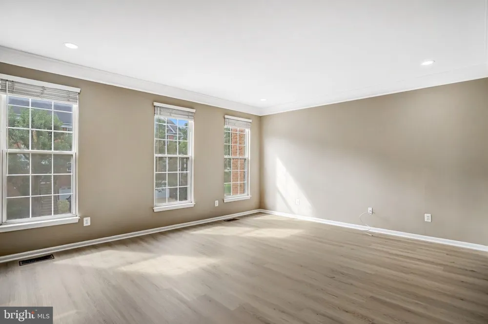 21365 HANSBERRY TERRACE Ashburn, VA 20147