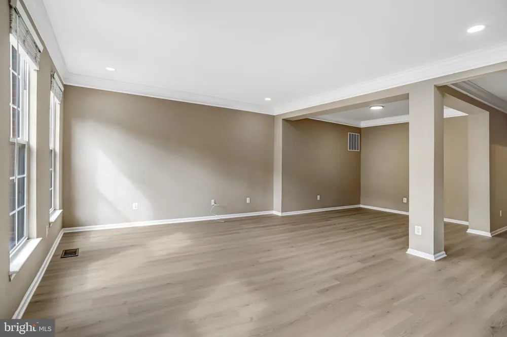 21365 HANSBERRY TERRACE Ashburn, VA 20147
