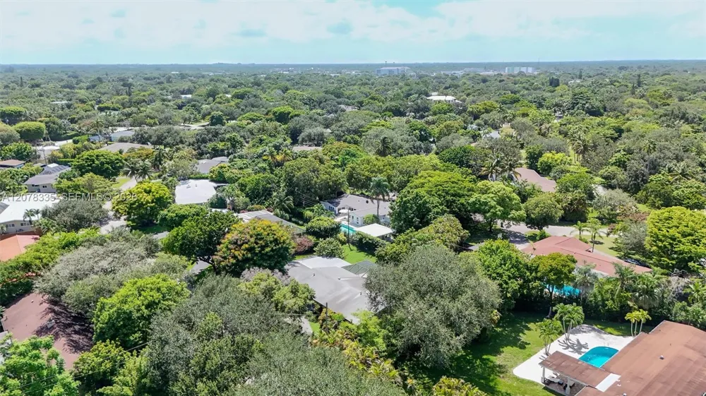 7765 SW 133rd Ter Pinecrest, FL 33156