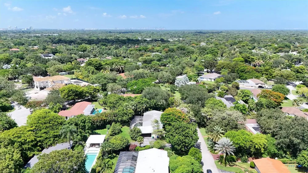 7765 SW 133rd Ter Pinecrest, FL 33156