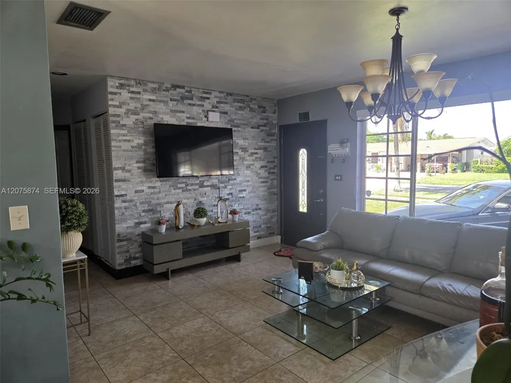 4601 W 9th Ave Hialeah, FL 33012