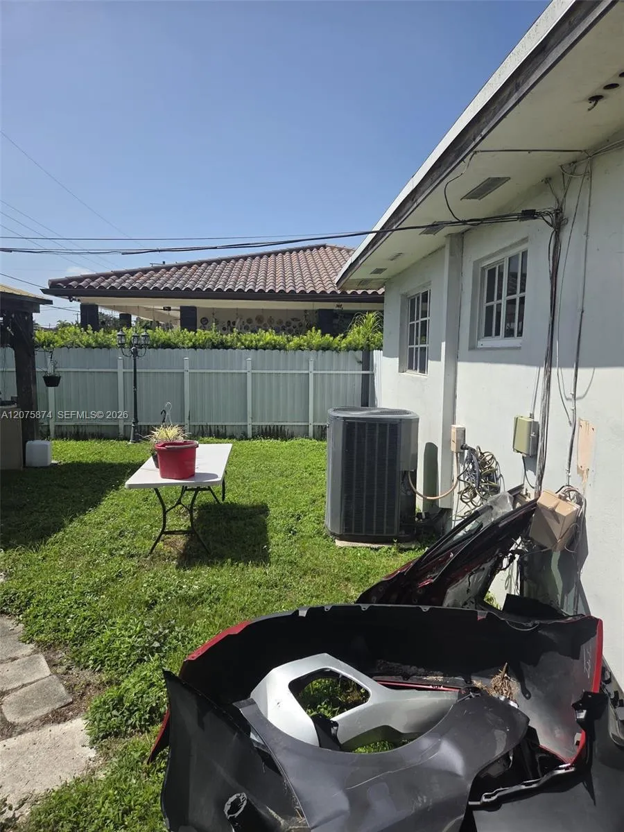 4601 W 9th Ave Hialeah, FL 33012
