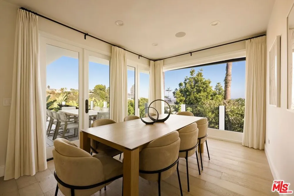 9105 Cordell Drive Los Angeles, CA 90069