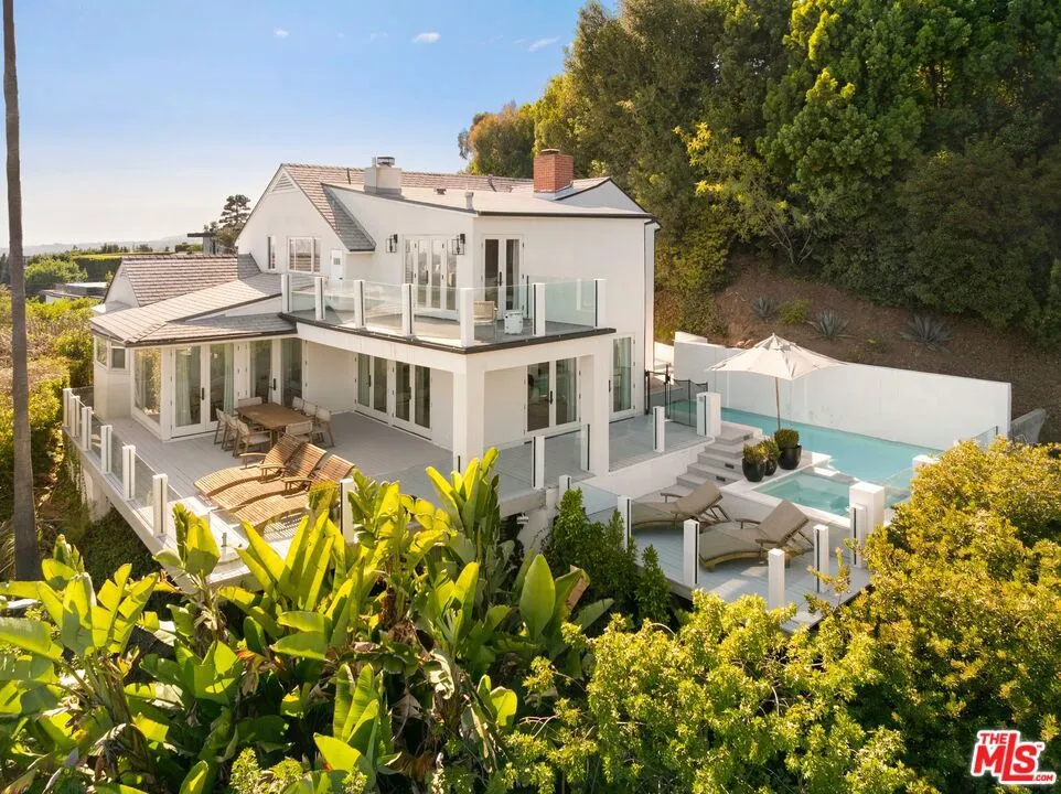 9105 Cordell Drive Los Angeles, CA 90069