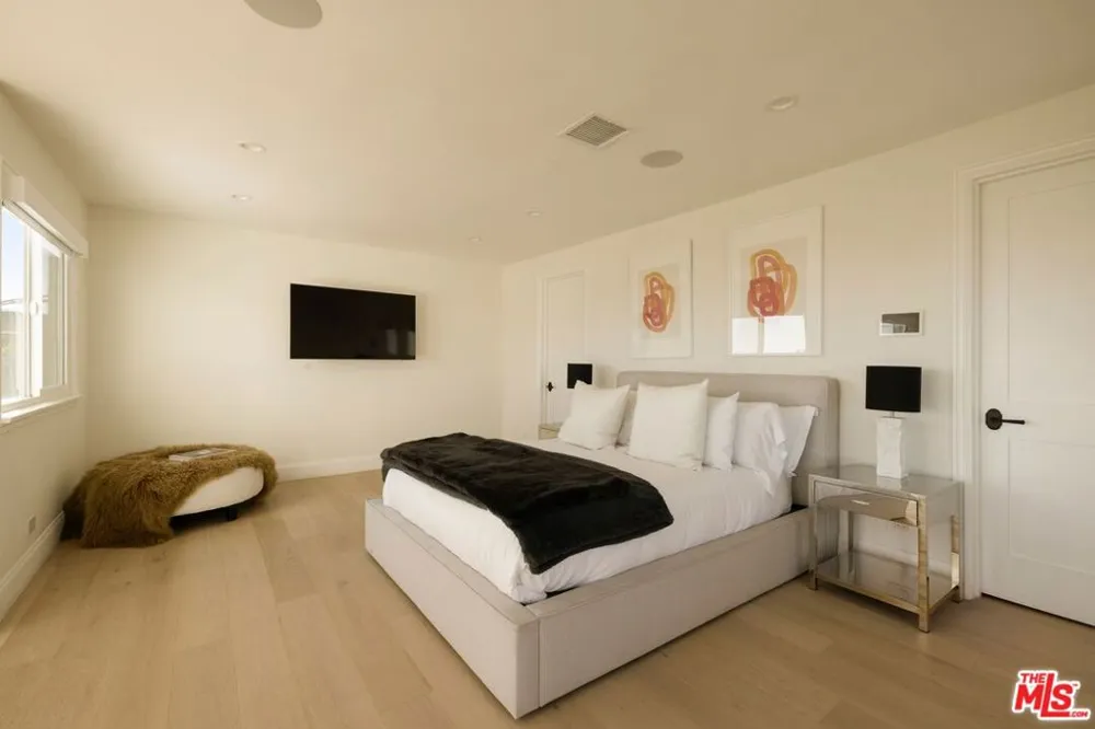 9105 Cordell Drive Los Angeles, CA 90069