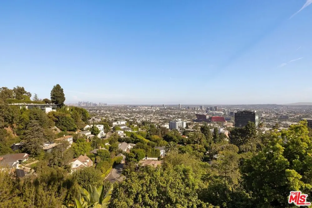 9105 Cordell Drive Los Angeles, CA 90069
