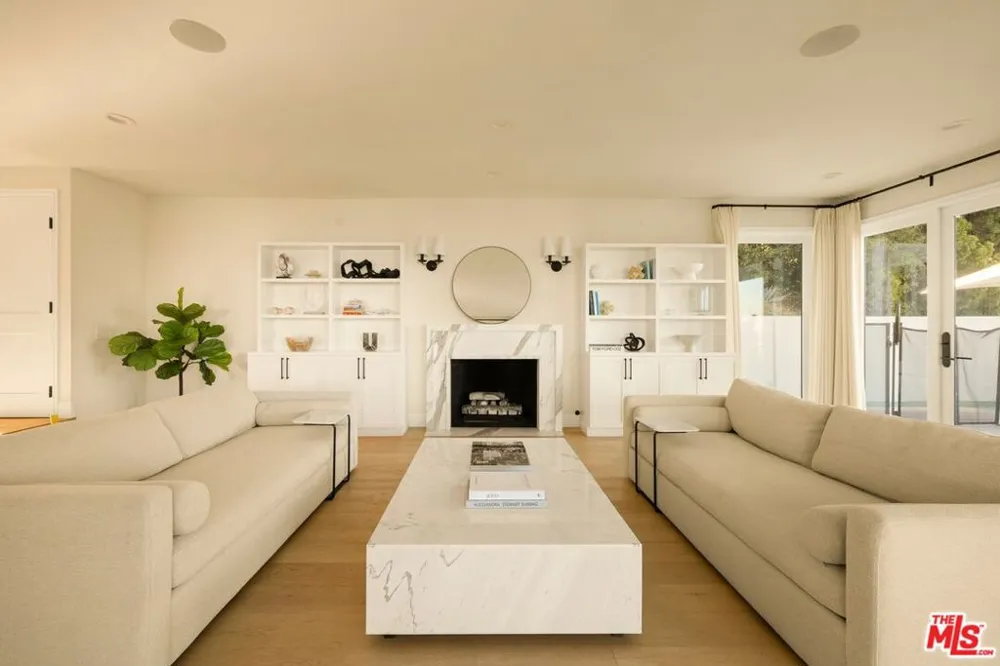 9105 Cordell Drive Los Angeles, CA 90069