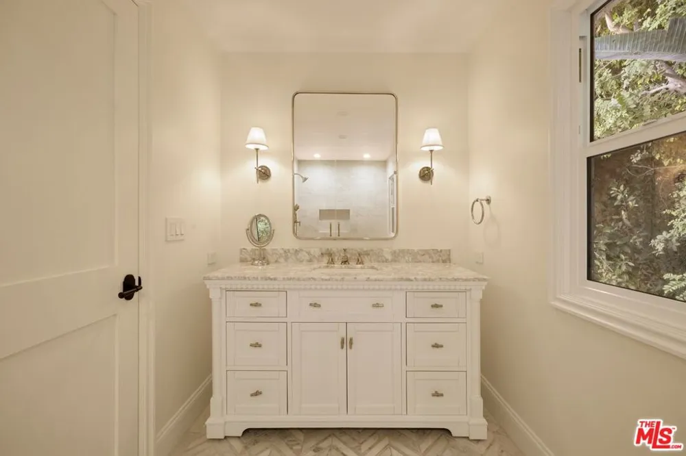 9105 Cordell Drive Los Angeles, CA 90069