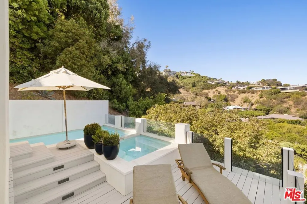 9105 Cordell Drive Los Angeles, CA 90069