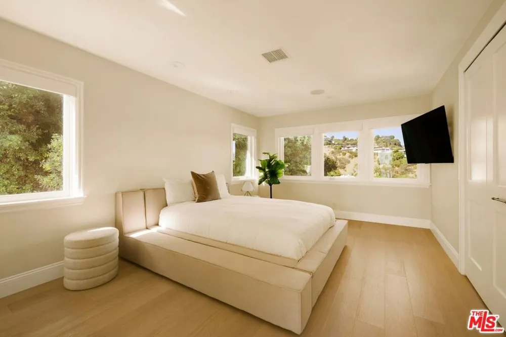 9105 Cordell Drive Los Angeles, CA 90069