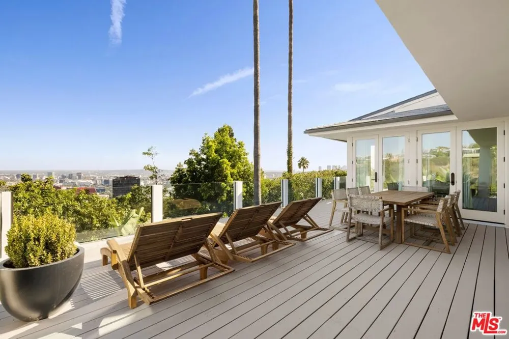 9105 Cordell Drive Los Angeles, CA 90069