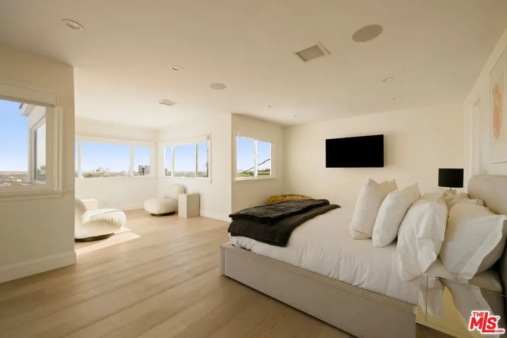 9105 Cordell Drive Los Angeles, CA 90069