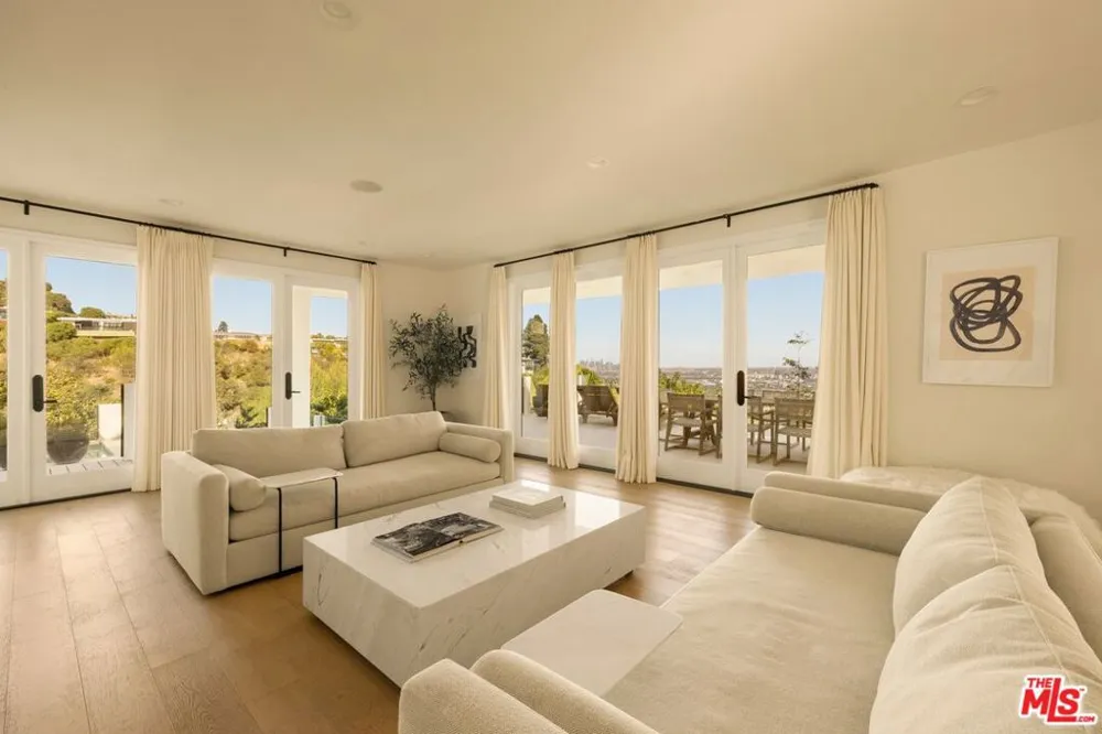 9105 Cordell Drive Los Angeles, CA 90069