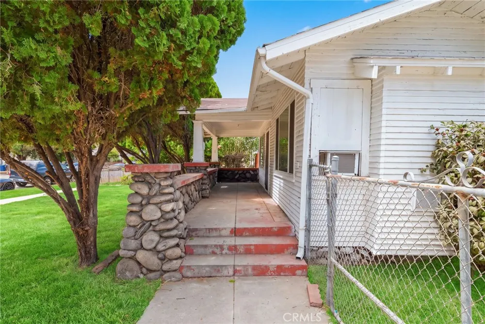 755 E Monterey Avenue Pomona, CA 91767