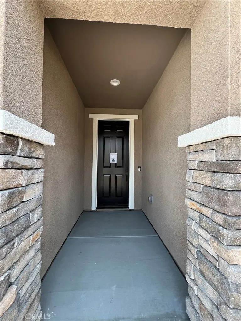 4130 Pioneer Lake Elsinore, CA 92530