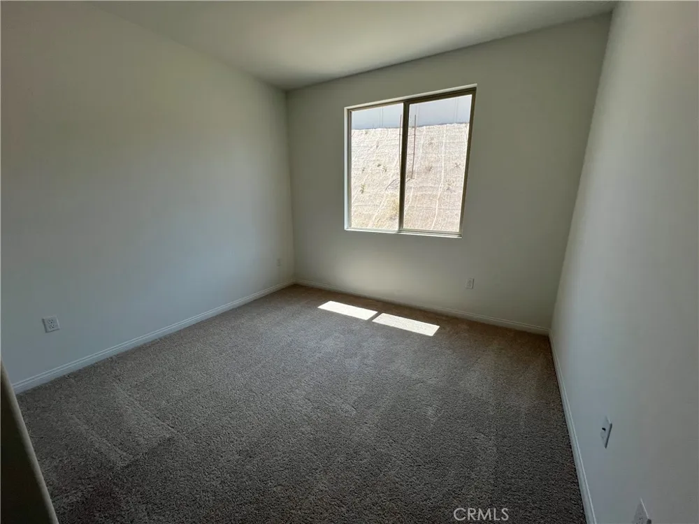 4130 Pioneer Lake Elsinore, CA 92530