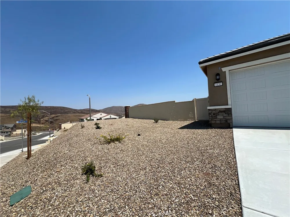 4130 Pioneer Lake Elsinore, CA 92530