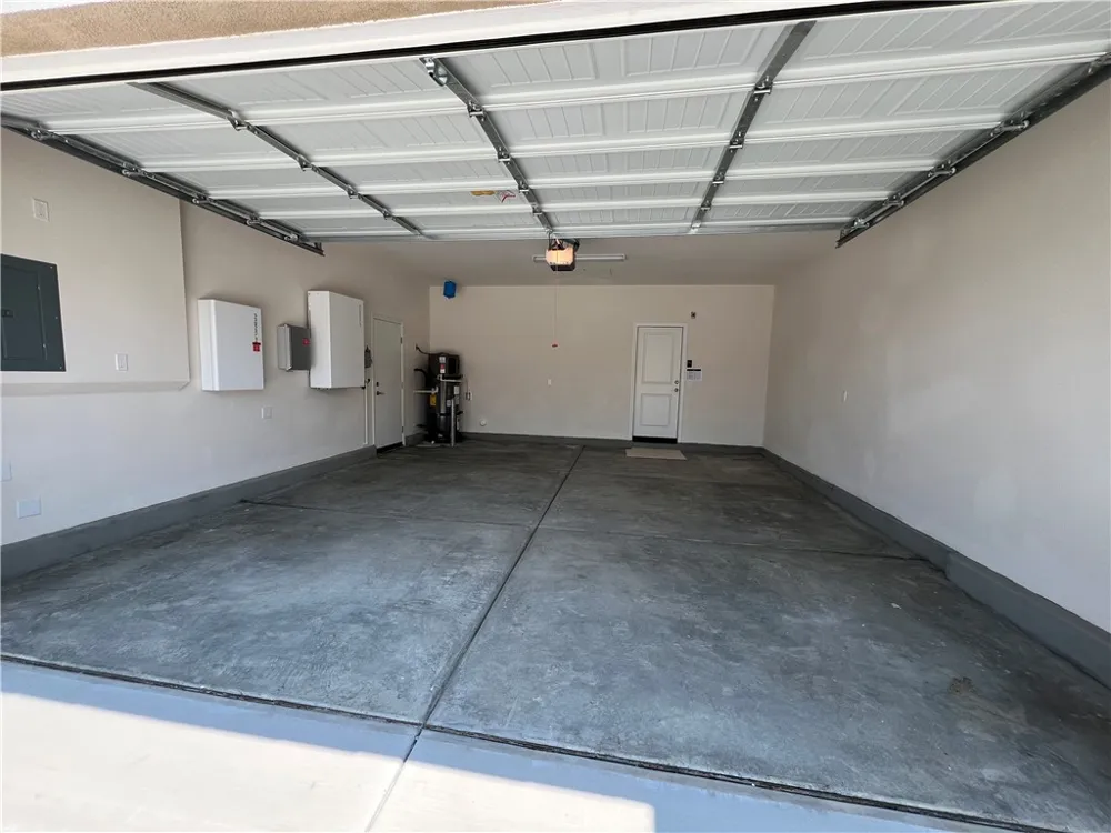 4130 Pioneer Lake Elsinore, CA 92530