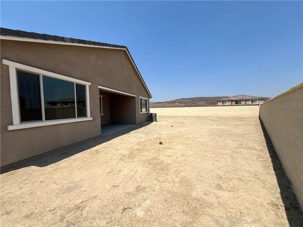 4130 Pioneer Lake Elsinore, CA 92530