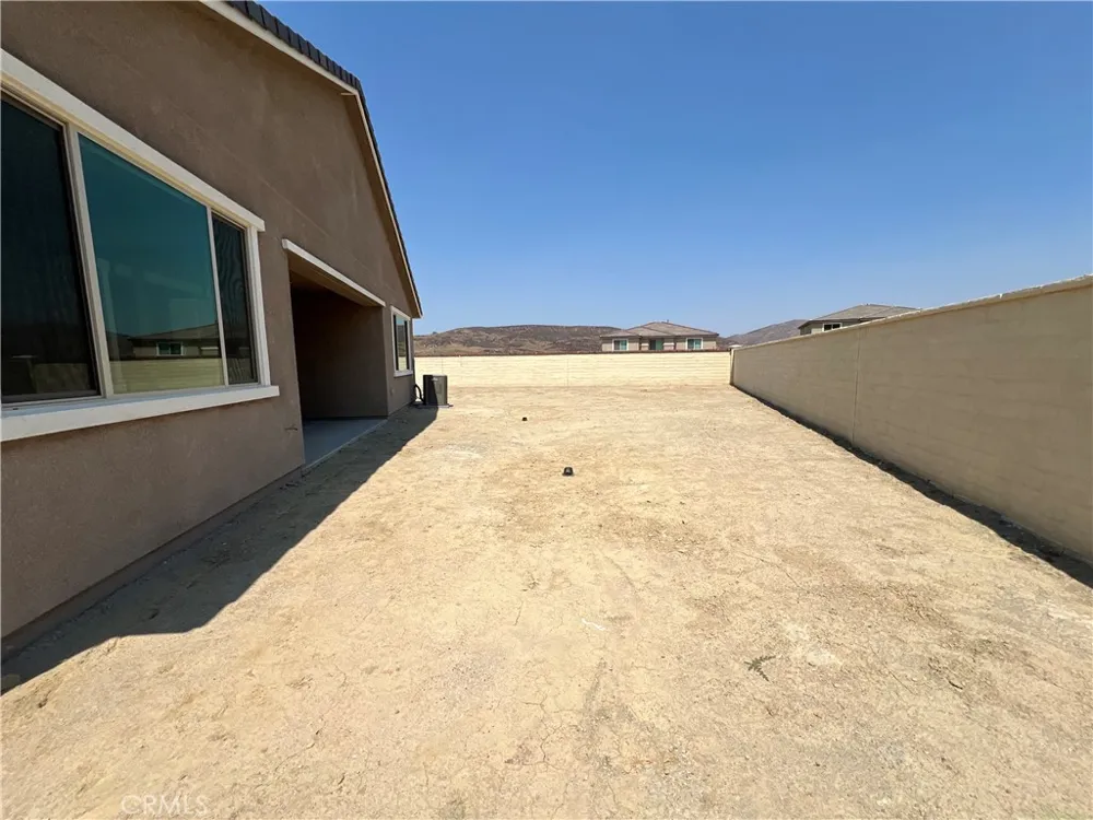 4130 Pioneer Lake Elsinore, CA 92530
