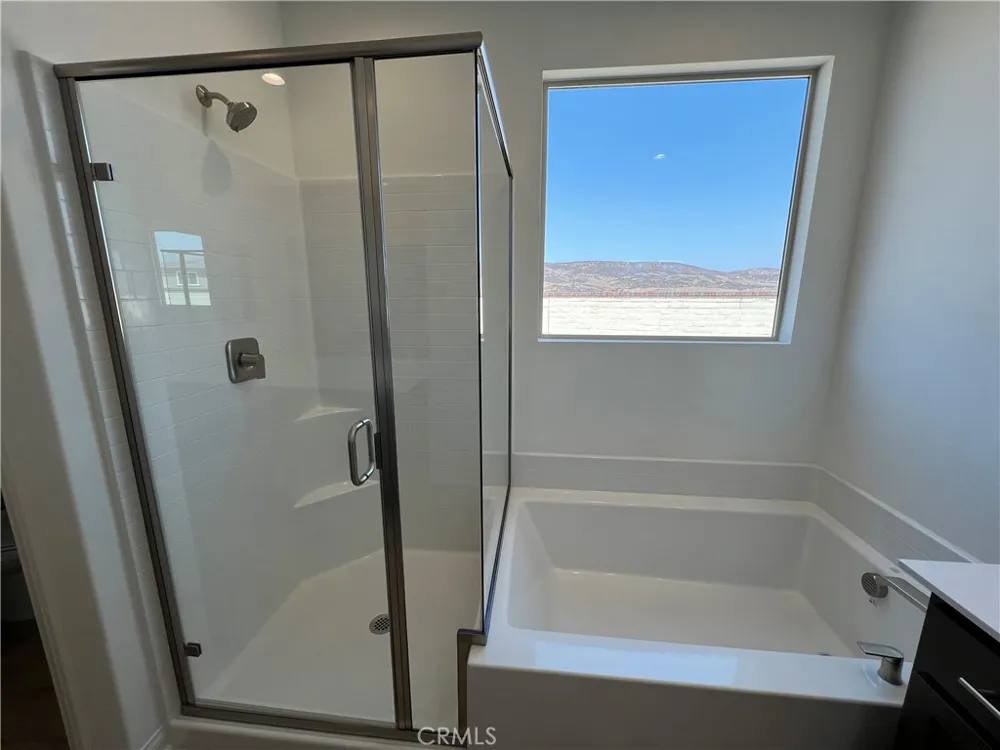 4130 Pioneer Lake Elsinore, CA 92530