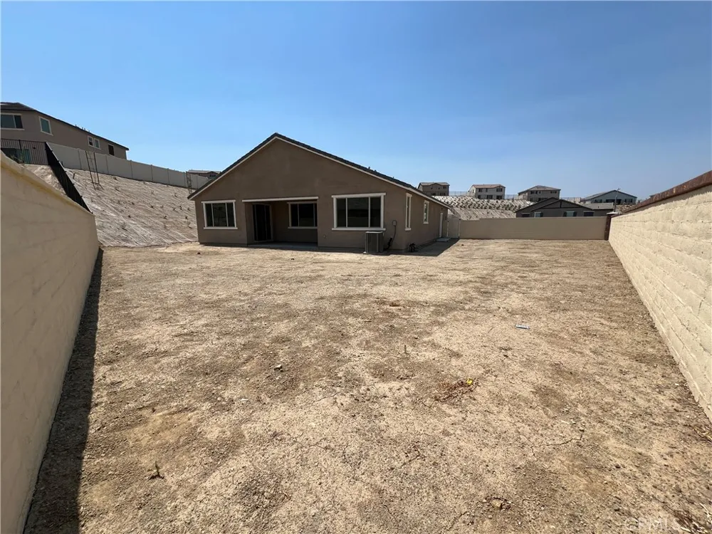 4130 Pioneer Lake Elsinore, CA 92530