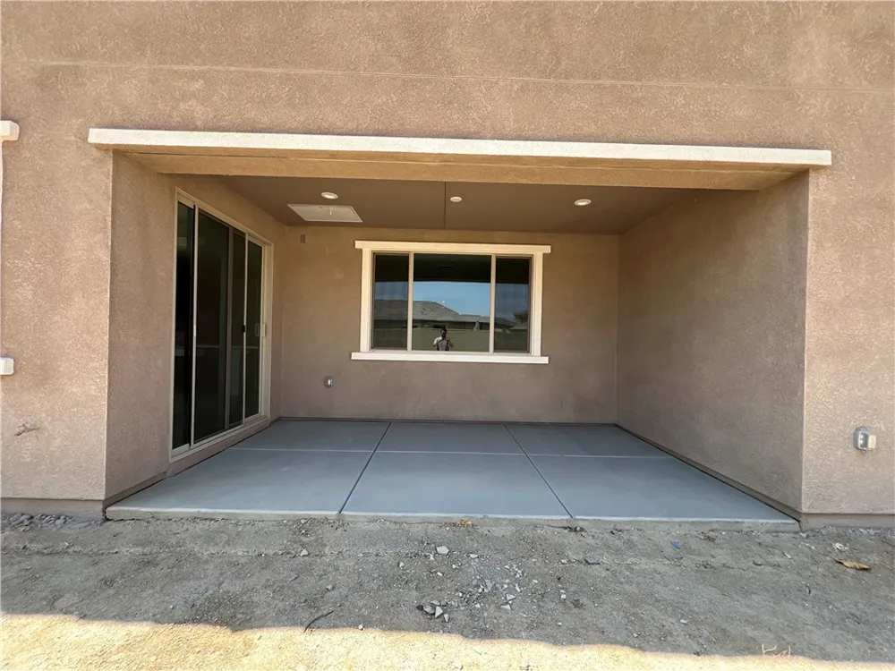 4130 Pioneer Lake Elsinore, CA 92530