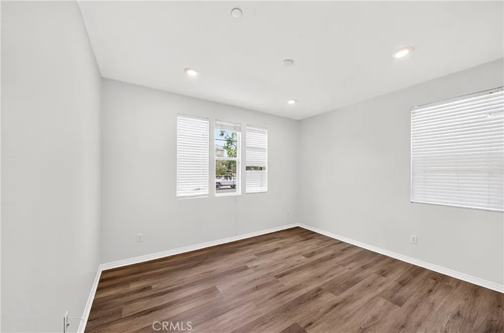 7989 Licorice Fontana, CA 92336