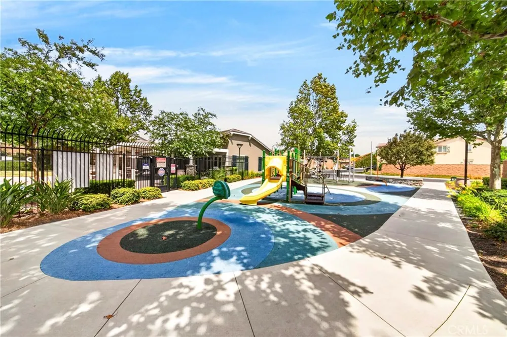 7989 Licorice Fontana, CA 92336