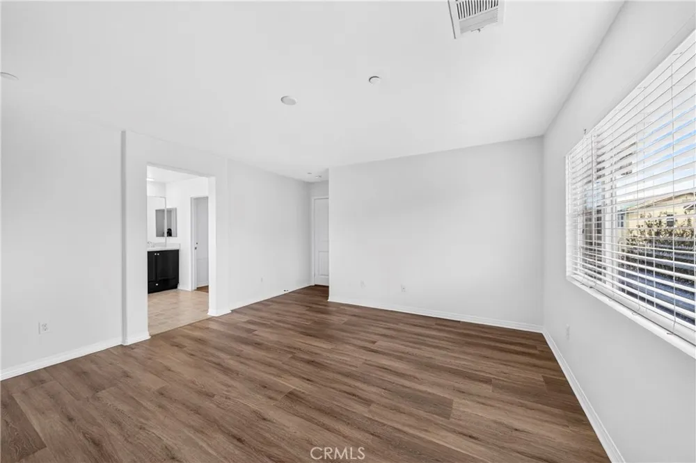 7989 Licorice Fontana, CA 92336