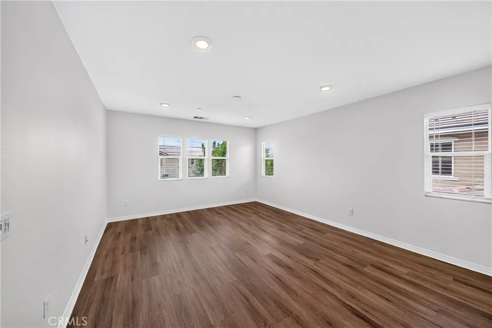 7989 Licorice Fontana, CA 92336