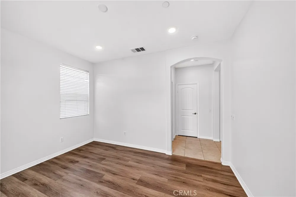 7989 Licorice Fontana, CA 92336