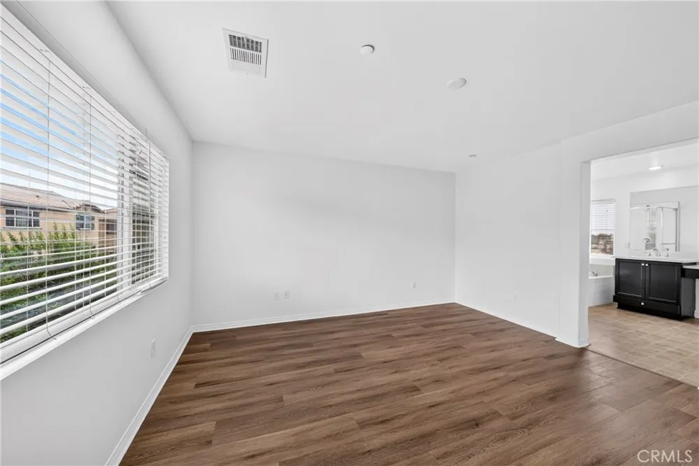 7989 Licorice Fontana, CA 92336