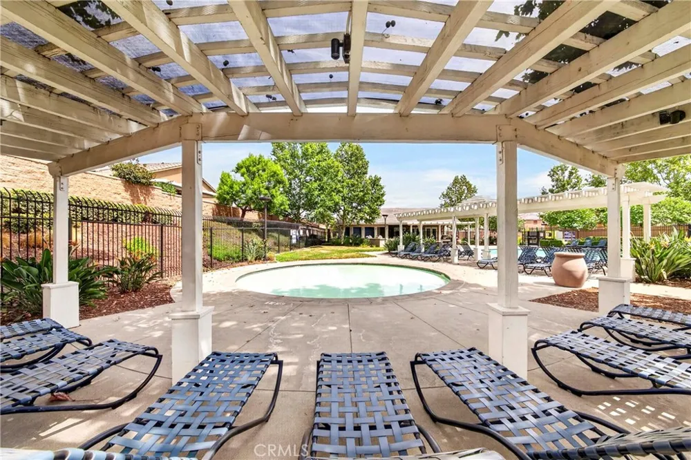 7989 Licorice Fontana, CA 92336