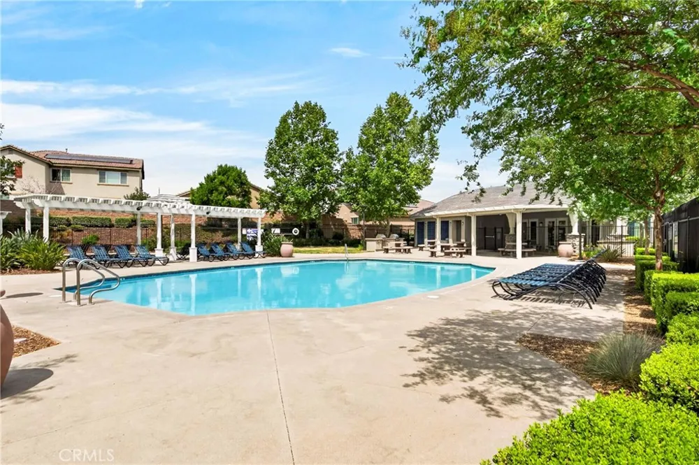 7989 Licorice Fontana, CA 92336