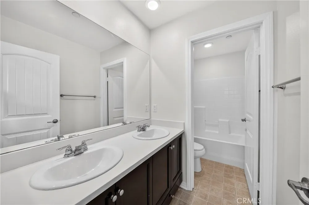 7989 Licorice Fontana, CA 92336