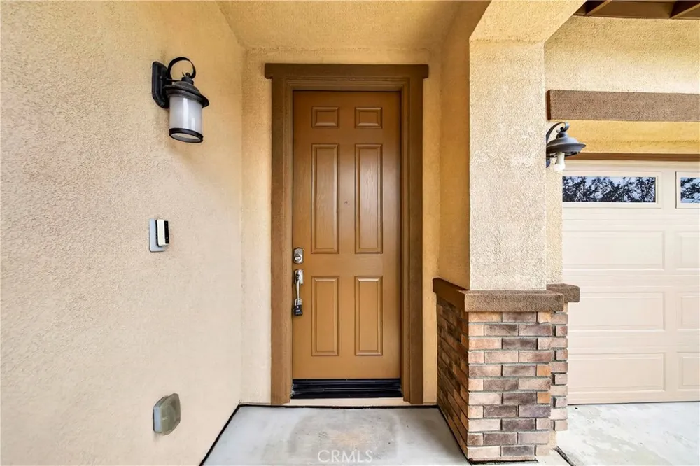 7989 Licorice Fontana, CA 92336