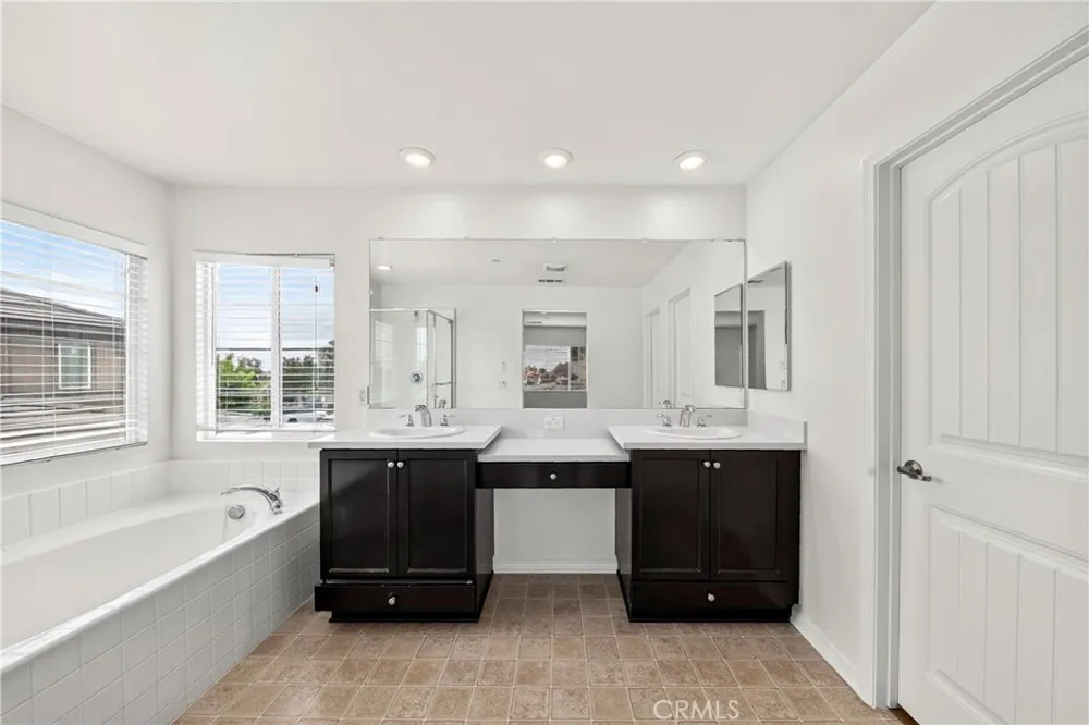 7989 Licorice Fontana, CA 92336
