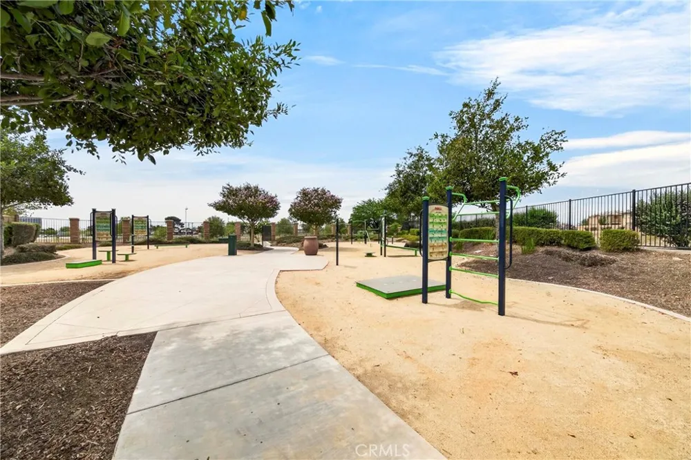7989 Licorice Fontana, CA 92336