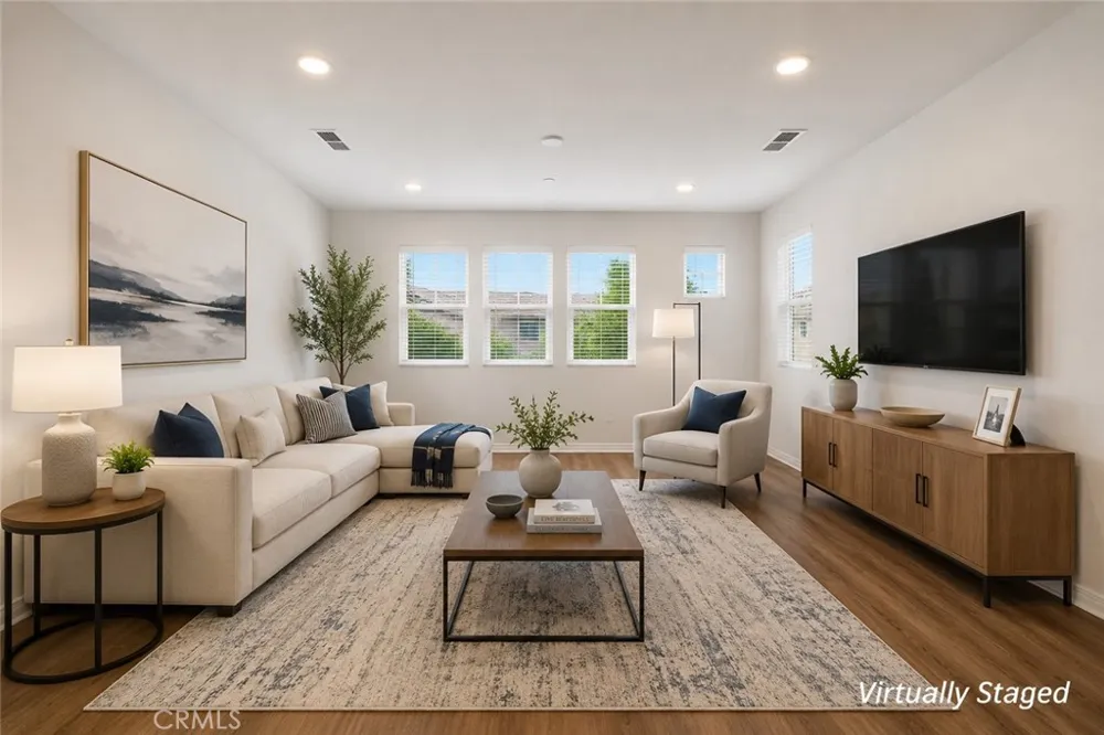 7989 Licorice Fontana, CA 92336