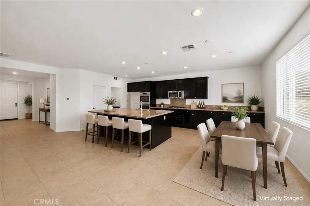 7989 Licorice Fontana, CA 92336