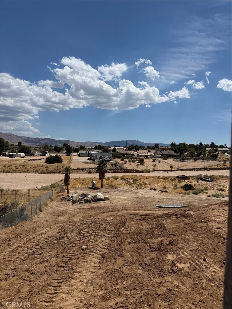 10955 E AVENUE Hesperia, CA 92345