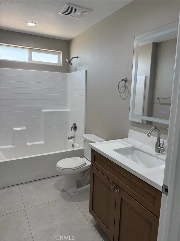 10955 E AVENUE Hesperia, CA 92345