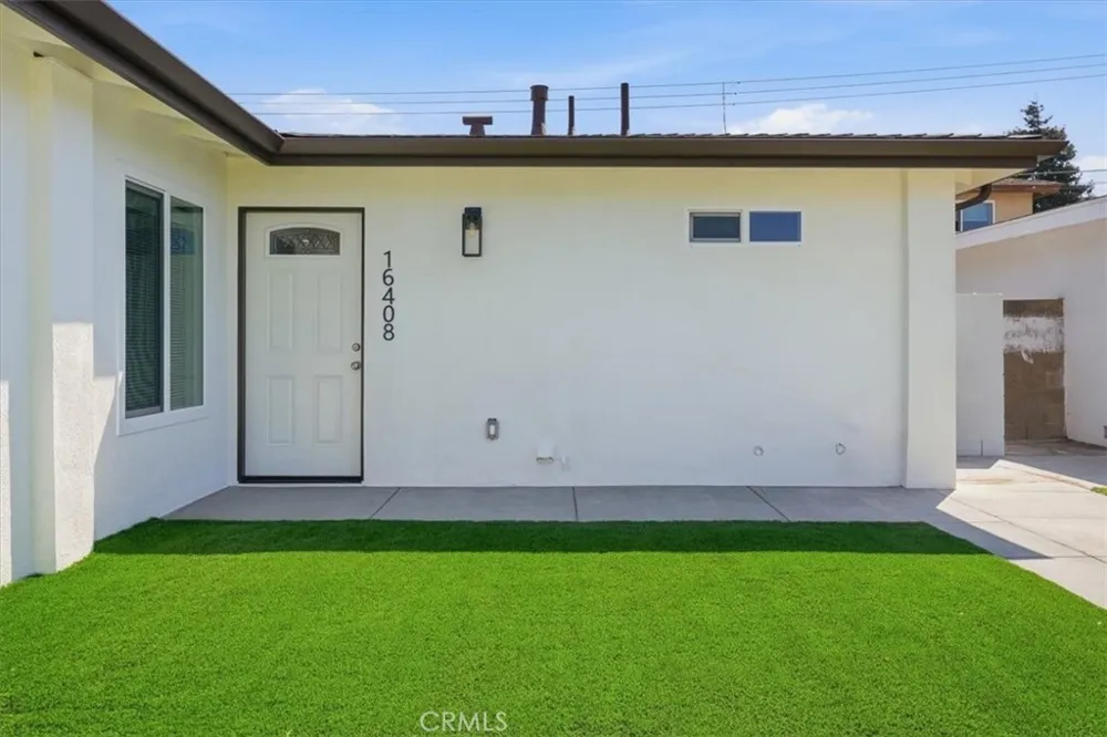 16402 San Jacinto Fountain Valley, CA 92708