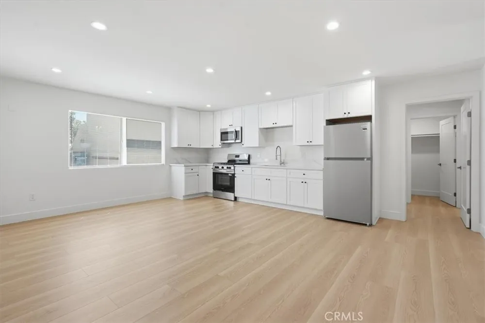 16402 San Jacinto Fountain Valley, CA 92708