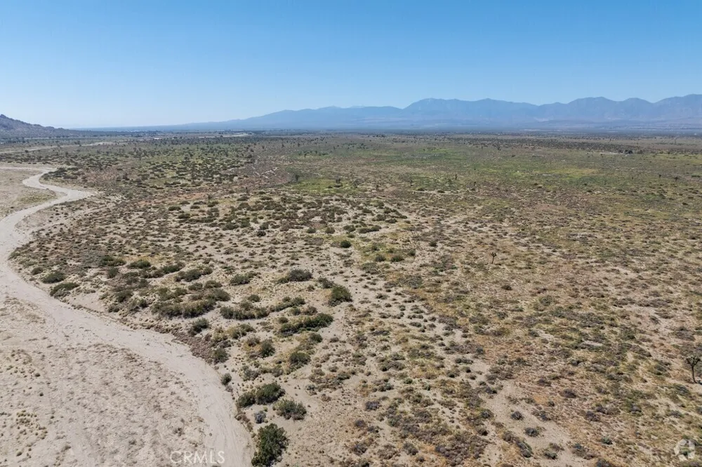 230 Vac/Vic Llano, CA 93544