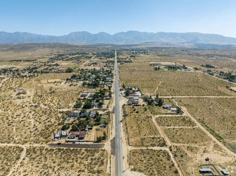 230 Vac/Vic Llano, CA 93544