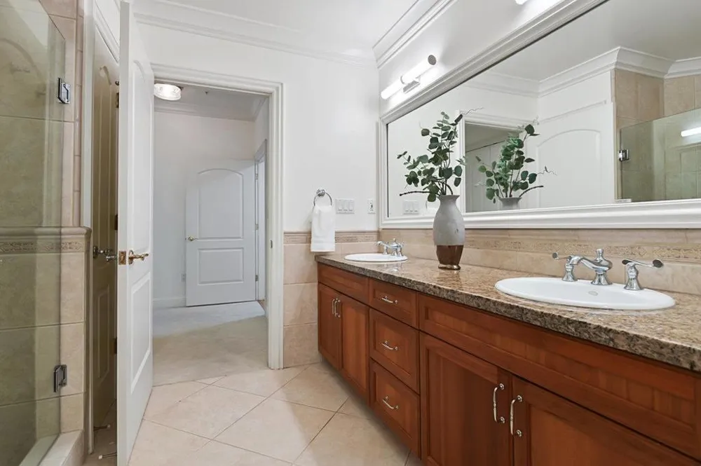 1520 Floribunda Avenue #101 Burlingame, CA 94010